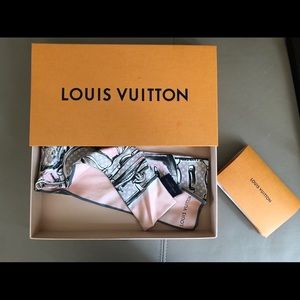 Louis Vuitton scarf